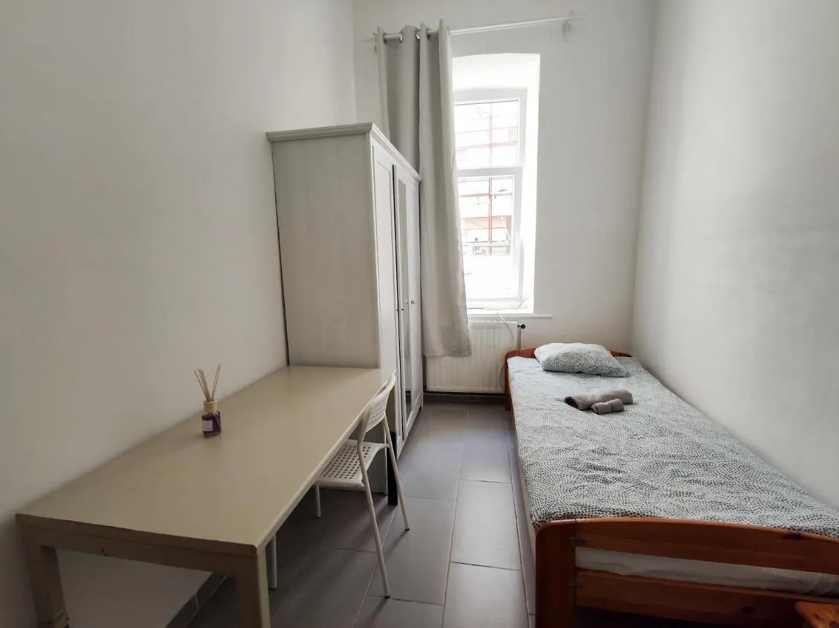 Bed & Breakfast Room With Privat Shower In 3 Rooms Apartment Vienna